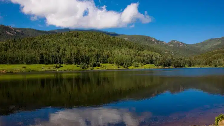 Senderismo en el lago Isabelle en Colorado