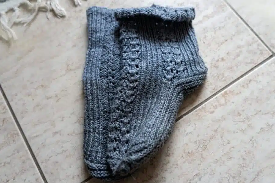 Las pupas son lindos recuerdos albaneses, un par de calcetines de lana