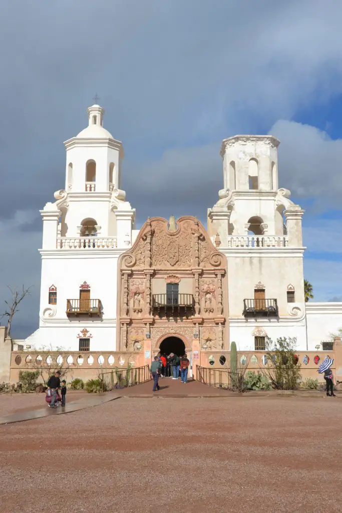 Guía de Tucson Misión San Xavier del Bac