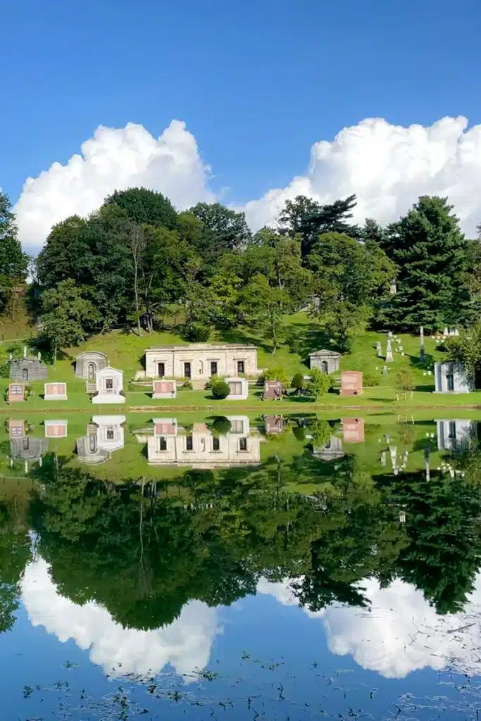 15 mejores cosas para hacer en Brooklyn, Nueva York. cementerio de bosques verdes