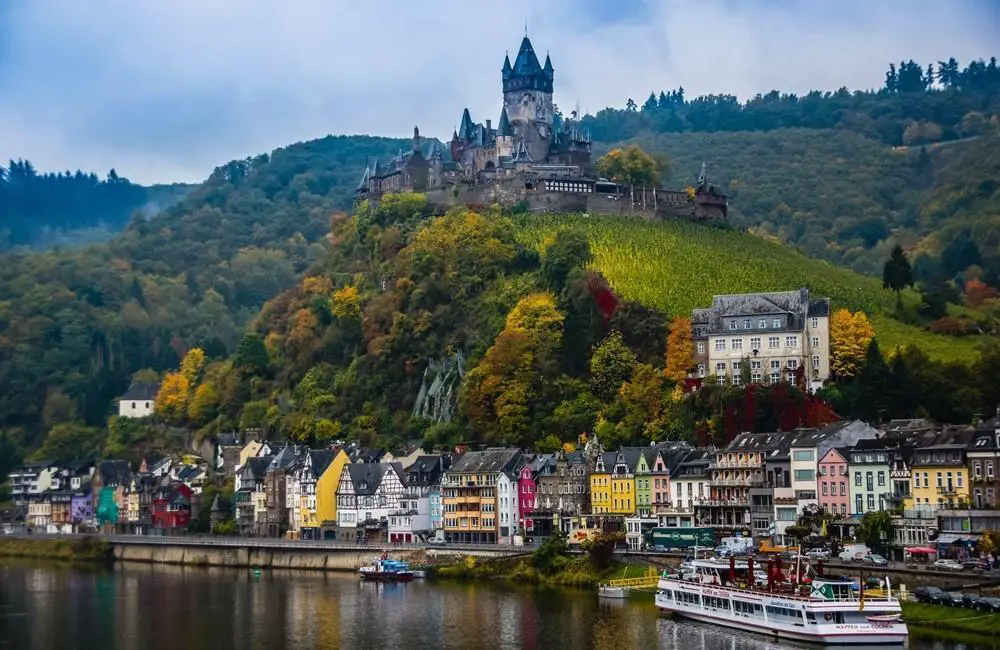 Descubre la encantadora ciudad medieval de Cochem en Alemania este 2023