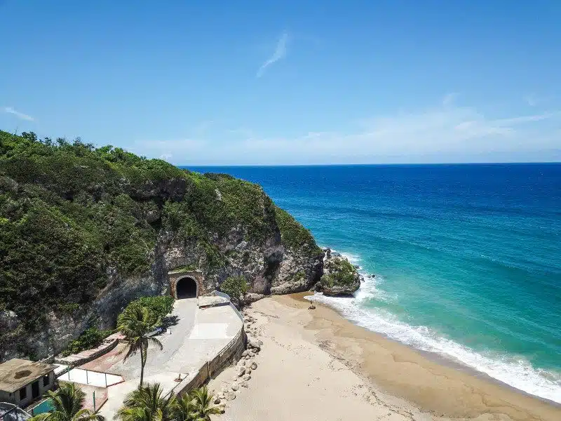 Descubre las joyas ocultas de Puerto Rico: La Isla del Encanto