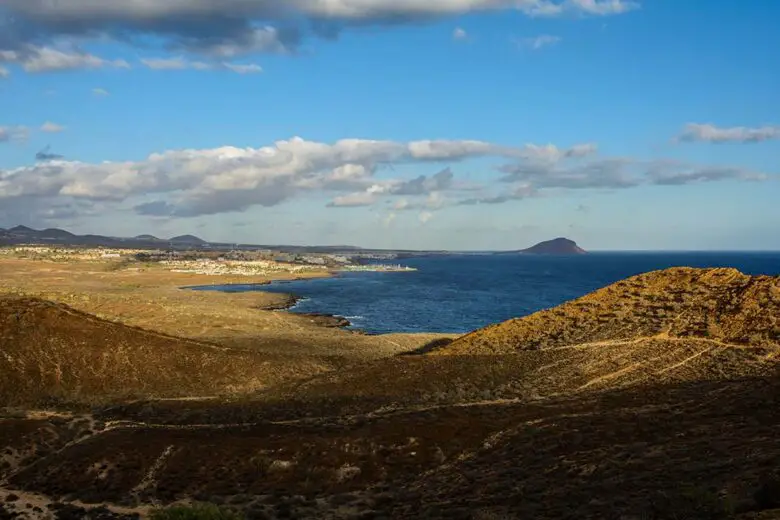 Costa del Silencio resulta ser un centro turístico más tranquilo en Tenerife