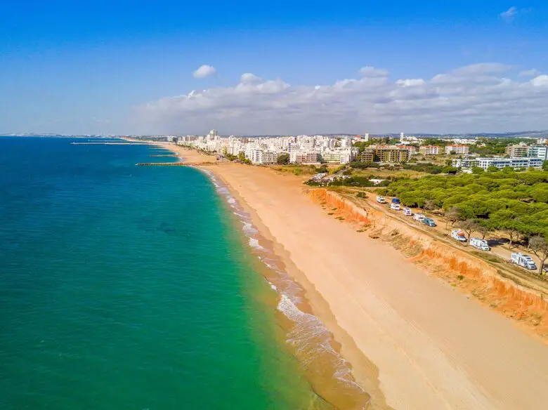Quarteira es uno de los mejores lugares para alojarse en el Algarve