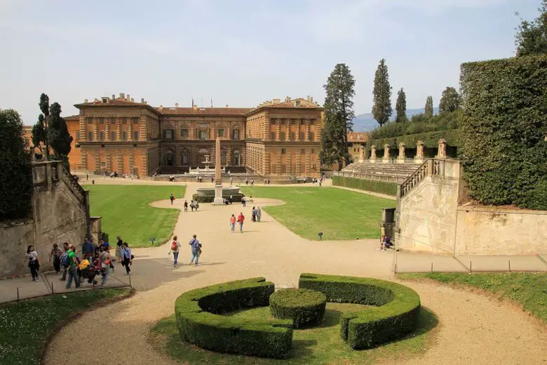 Visita el Palazzo Pitti: Hoy en día es el mayor complejo museístico de Florencia. 
