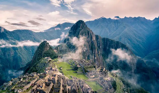 Una imagen impresionante de Machu Picchu en Perú