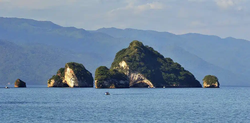 Dónde viajar después de que pase la tormenta de COVID-19 Parque Nacional Marino Los Arcos Puerto Vallarta