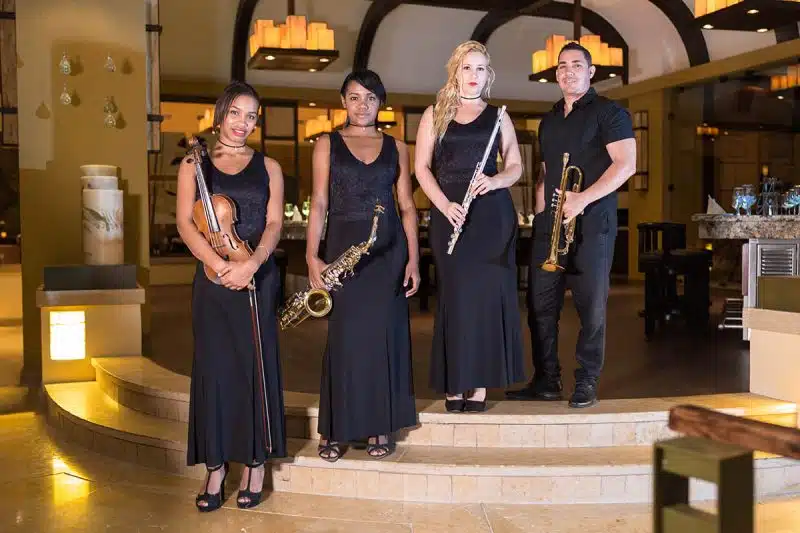 Experiencia de música en vivo en la Reserva Garza Blanca de Puerto Vallarta Música en vivo