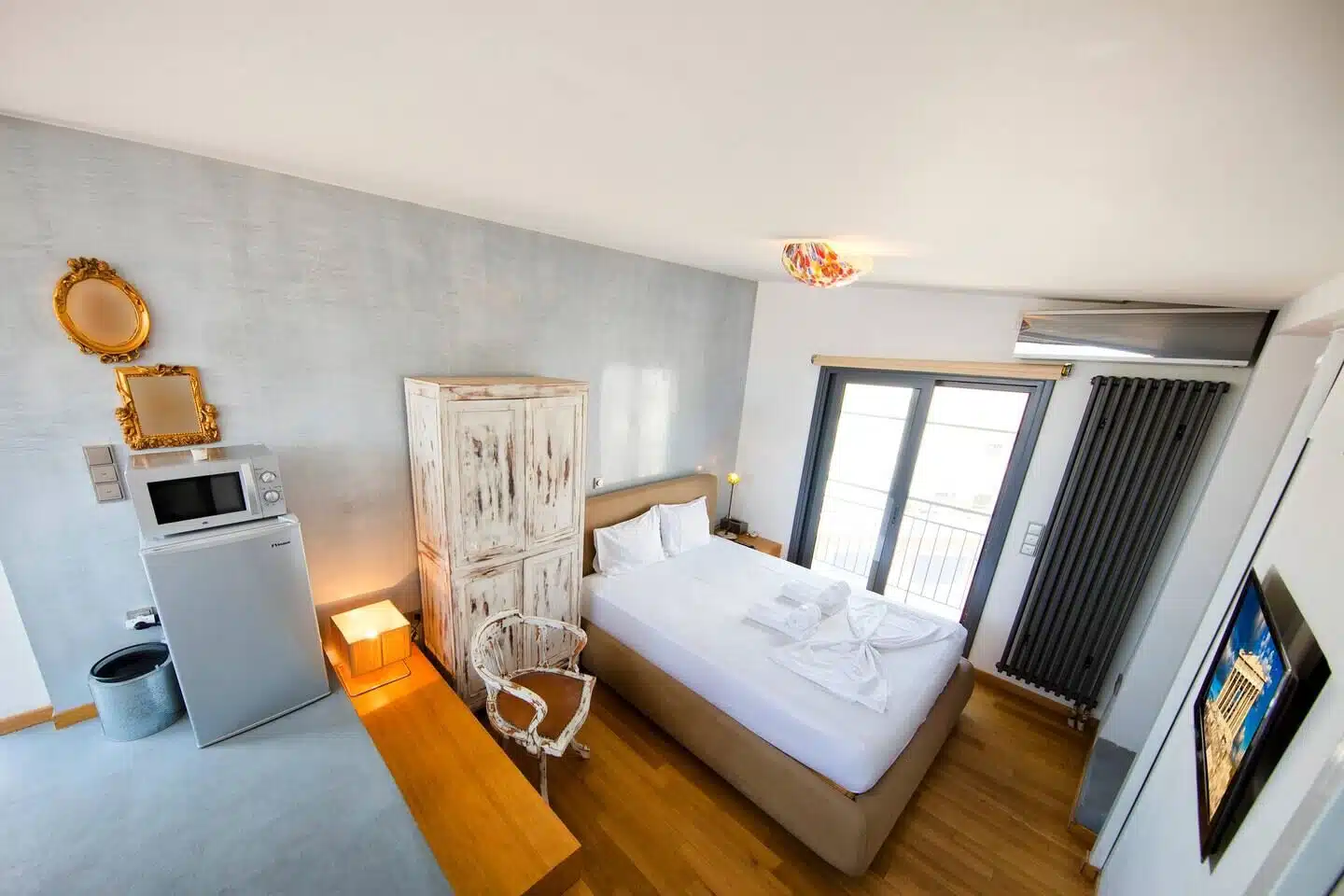 Estos Airbnbs de Atenas son una estancia única y acogedora en Grecia