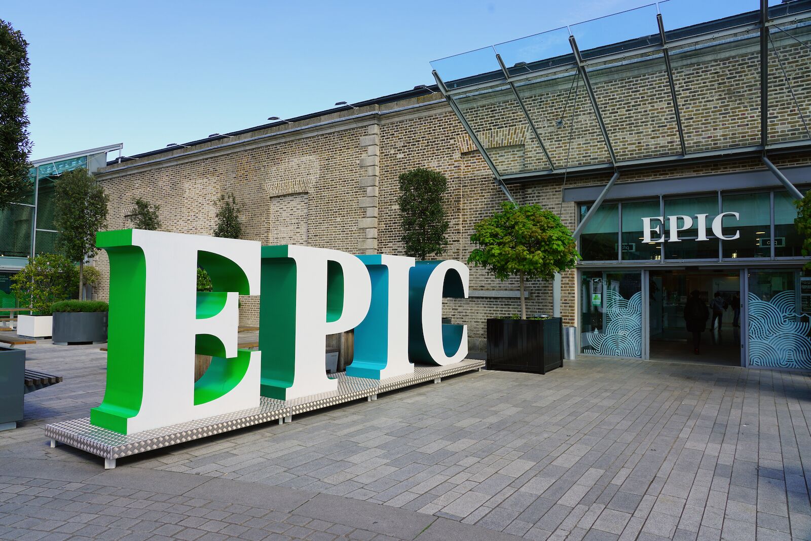 Museos en Dublín: Vista de EPIC El Museo de la Emigración Irlandesa, un museo interactivo sobre la historia de la diáspora irlandesa situado en los Docklands de Dublín.