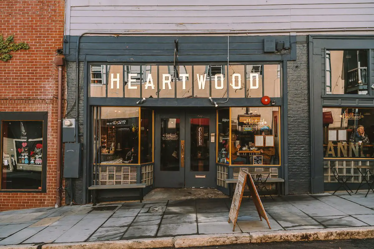 Exterior del restaurante Heartwood en Nevada City, California: las mejores cosas para hacer en Nevada City