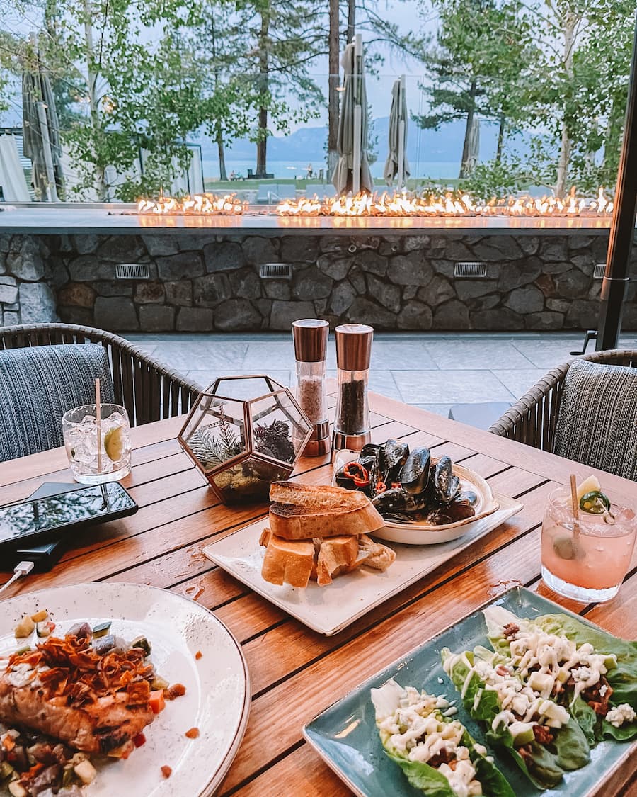 Cena elegante en el restaurante Edgewood en Lake Tahoe