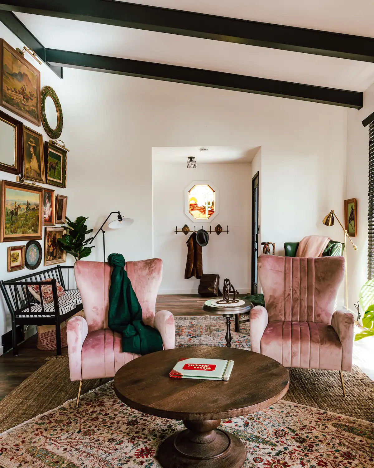 Sala de estar de Airbnb diseñada para morir