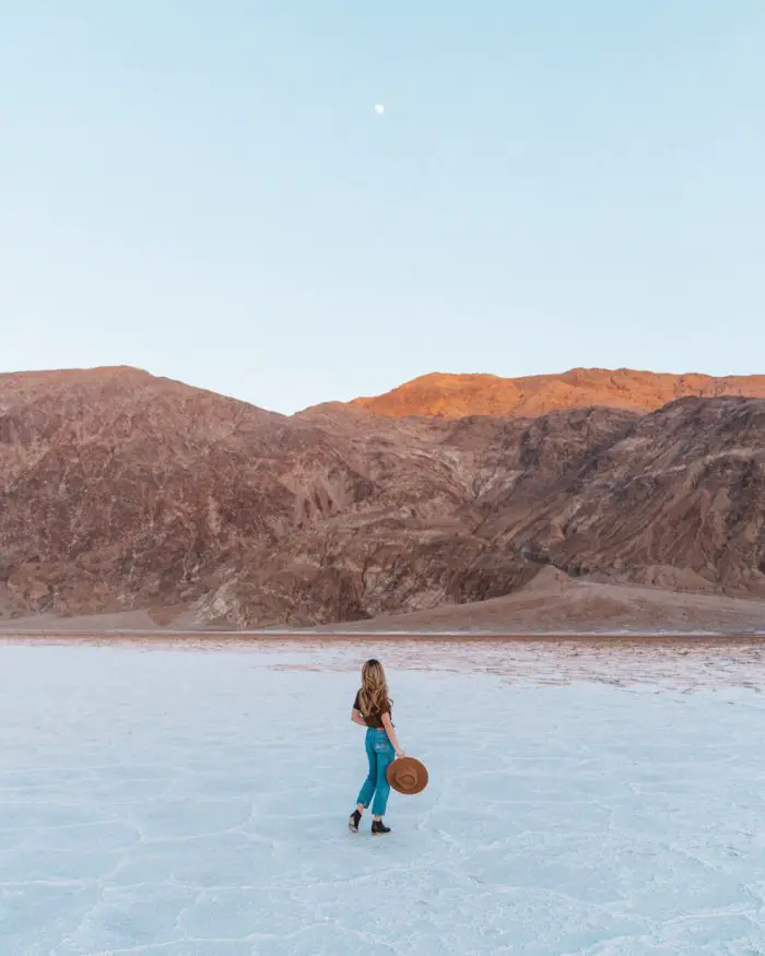 Michelle Halpern de Live Like it's the Weekend en Badwater Basin en Death Valley
