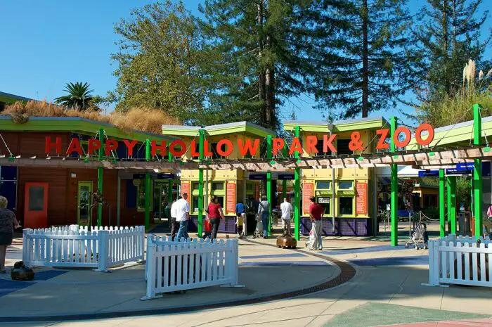 Happy Hollow Park and Zoo por Don Debold a través de Wikimedia cc