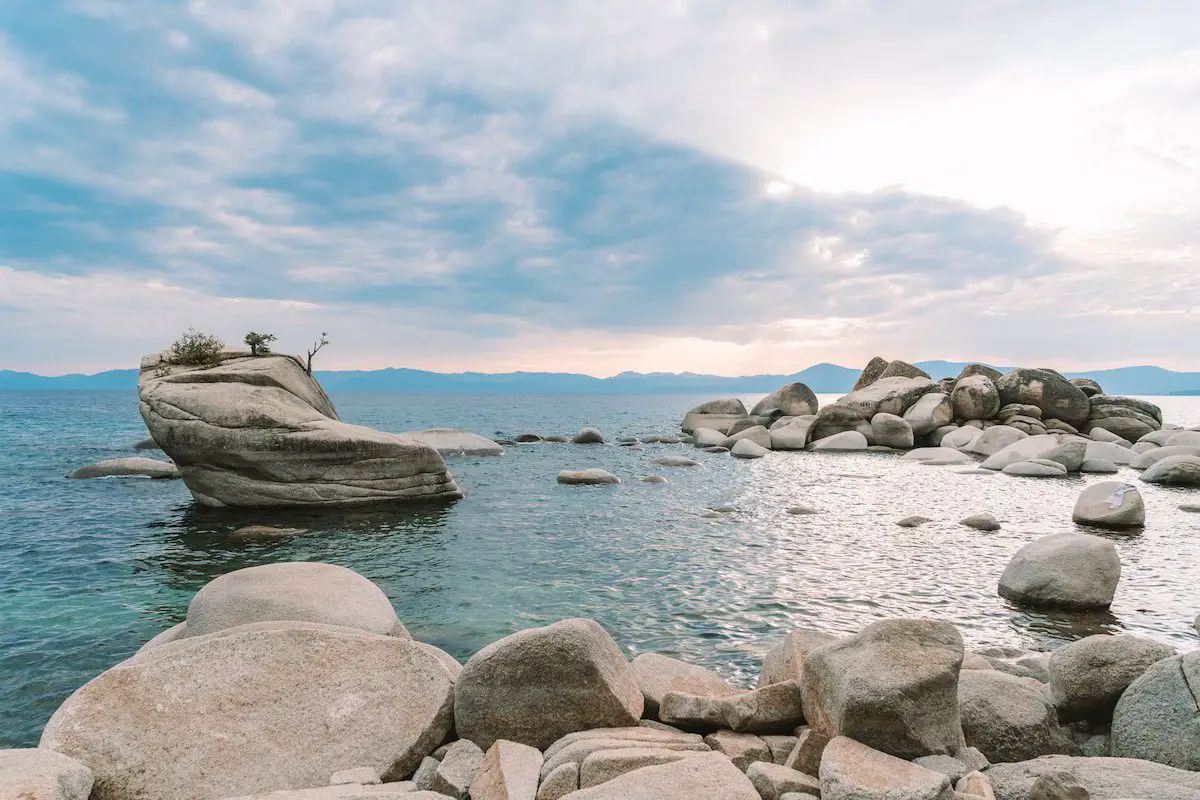 Vista desde Bonsai Rock en Lake Tahoe