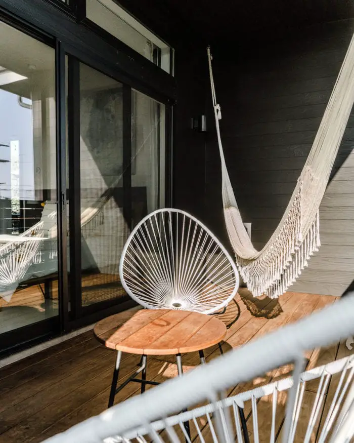 Habitación balcón con hamaca en Twelve Senses