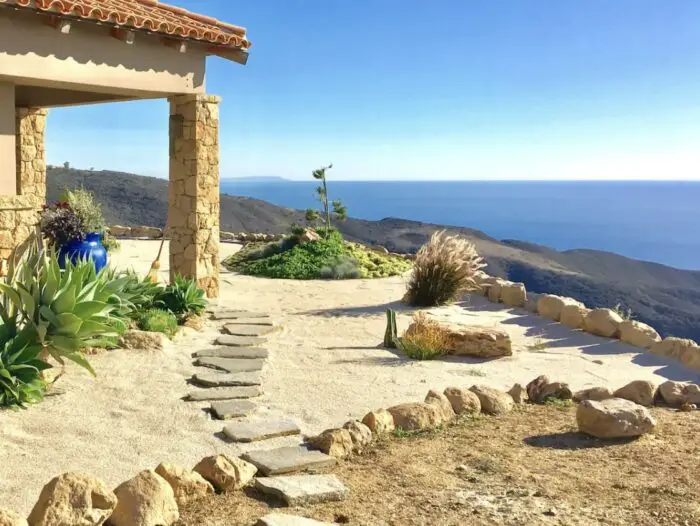 Malibu Airbnb Studio con vistas únicas al océano y la montaña