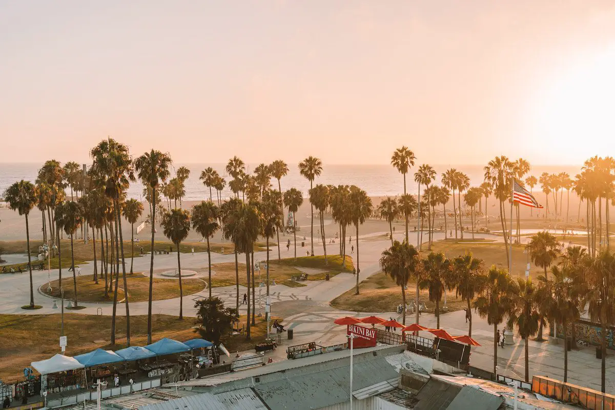 Atardecer en Venice Beach para 50 cosas divertidas para hacer en California blo