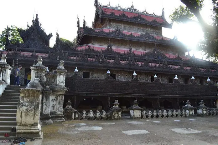 Monasterio de Shwenandaw, Mandalay