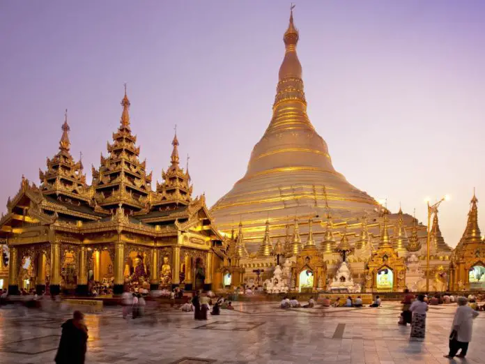 pagoda shwedagon yangon myanmar birmania