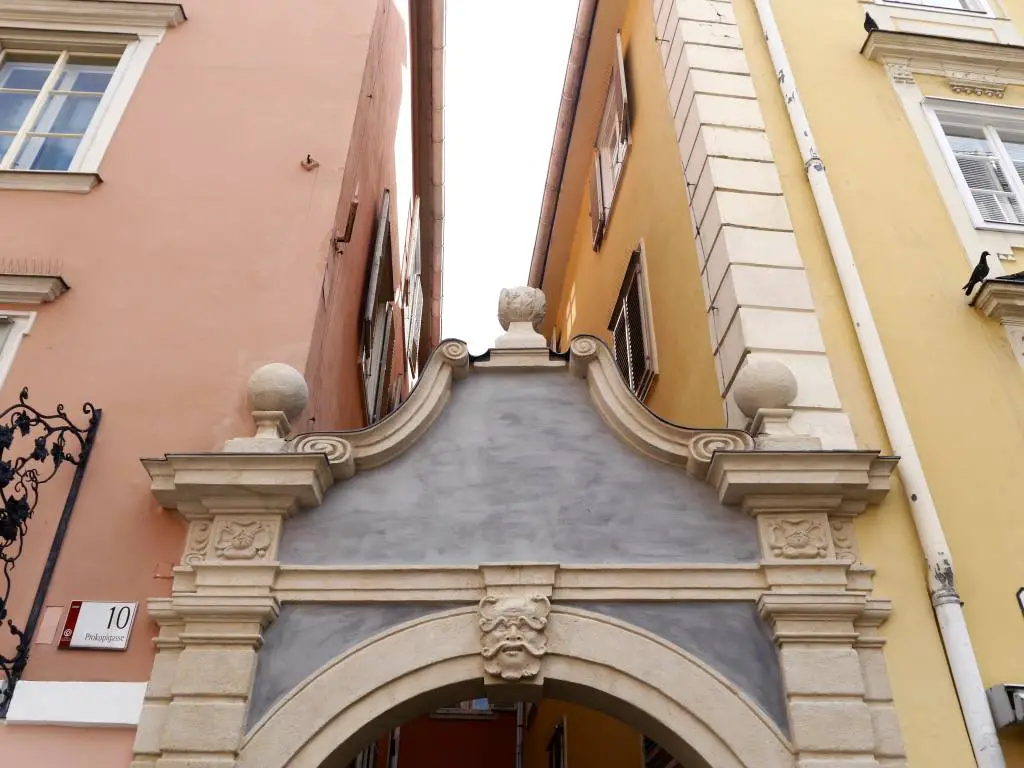 edificios-coloridos-graz-austria-casco-antiguo