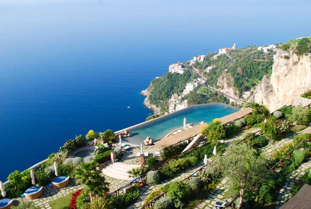 monasterio-santa-rosa-piscina-amalfi-costa-italia