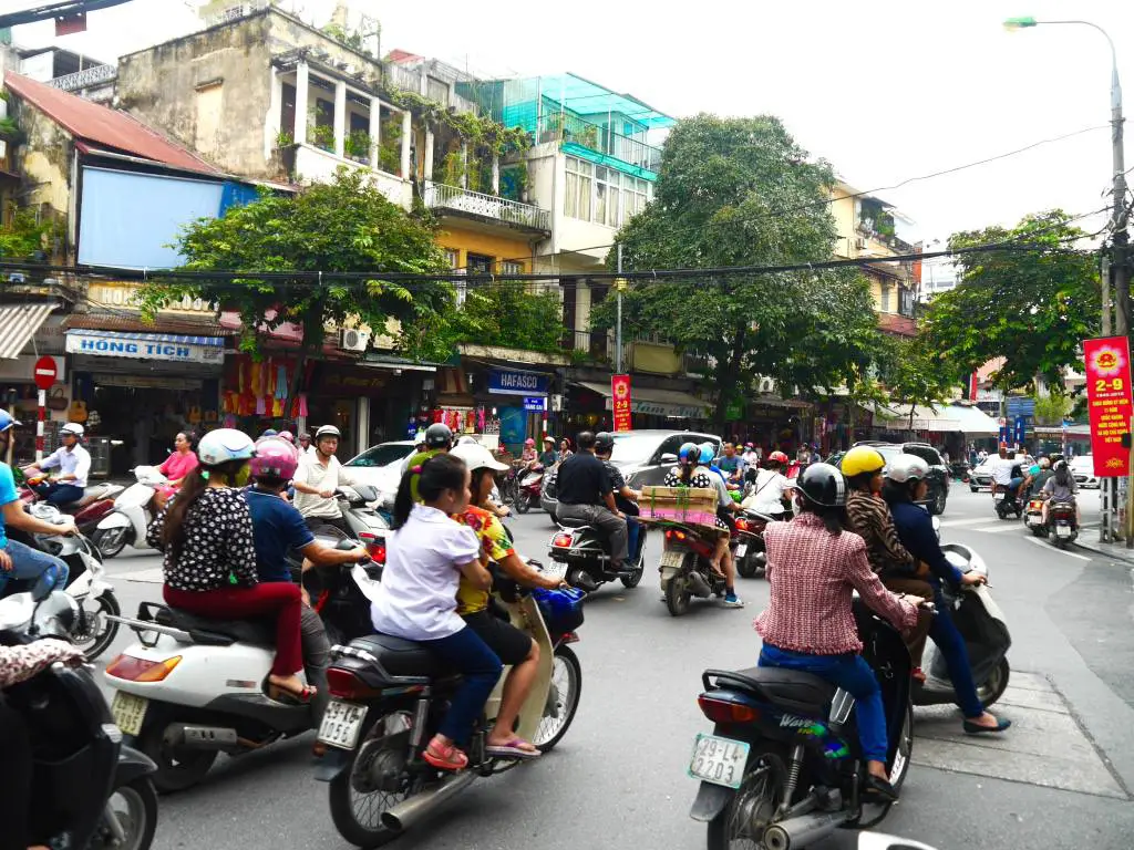 hanoi-vietnam-scooter