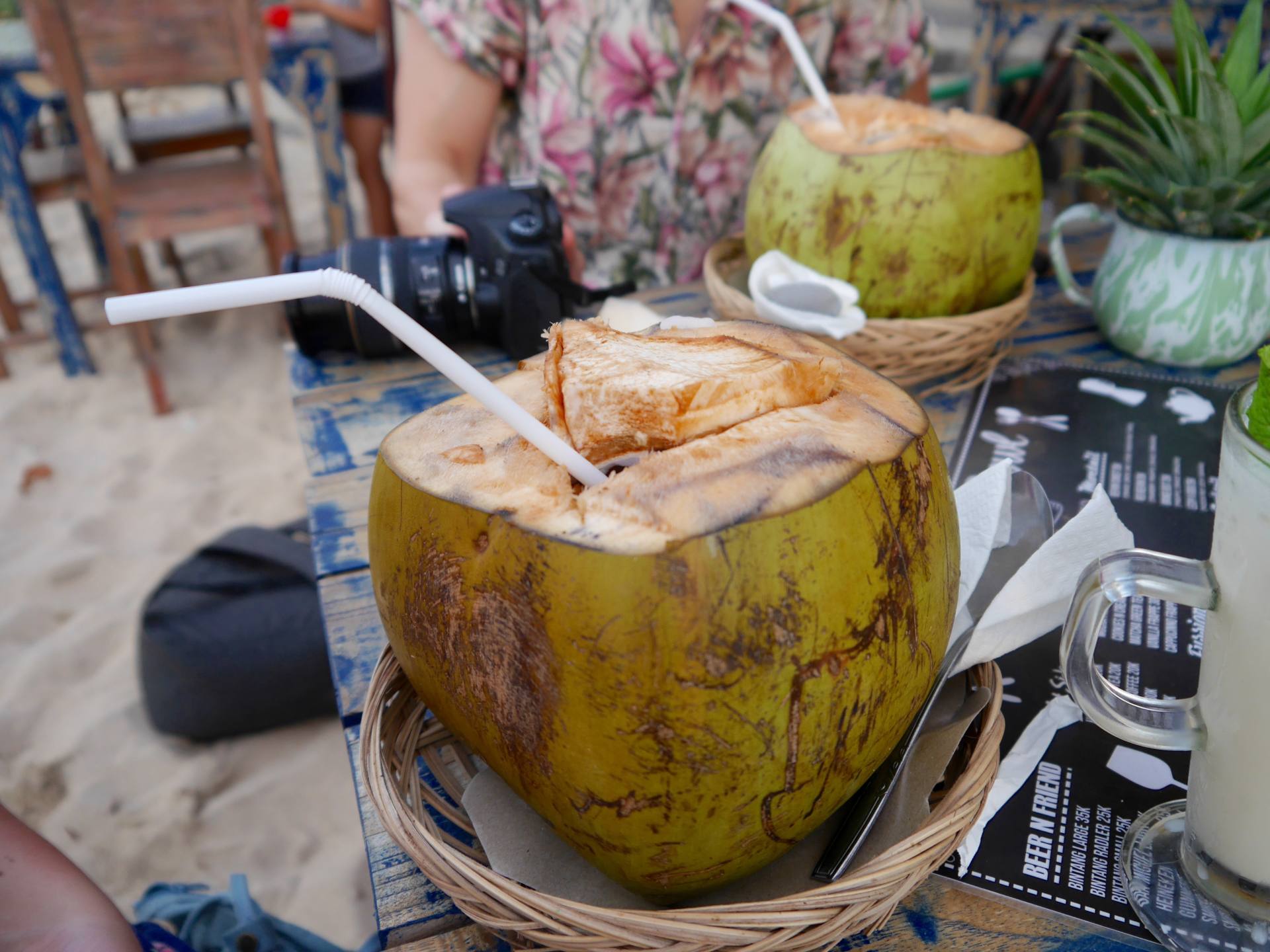 coco con pajita en Bali