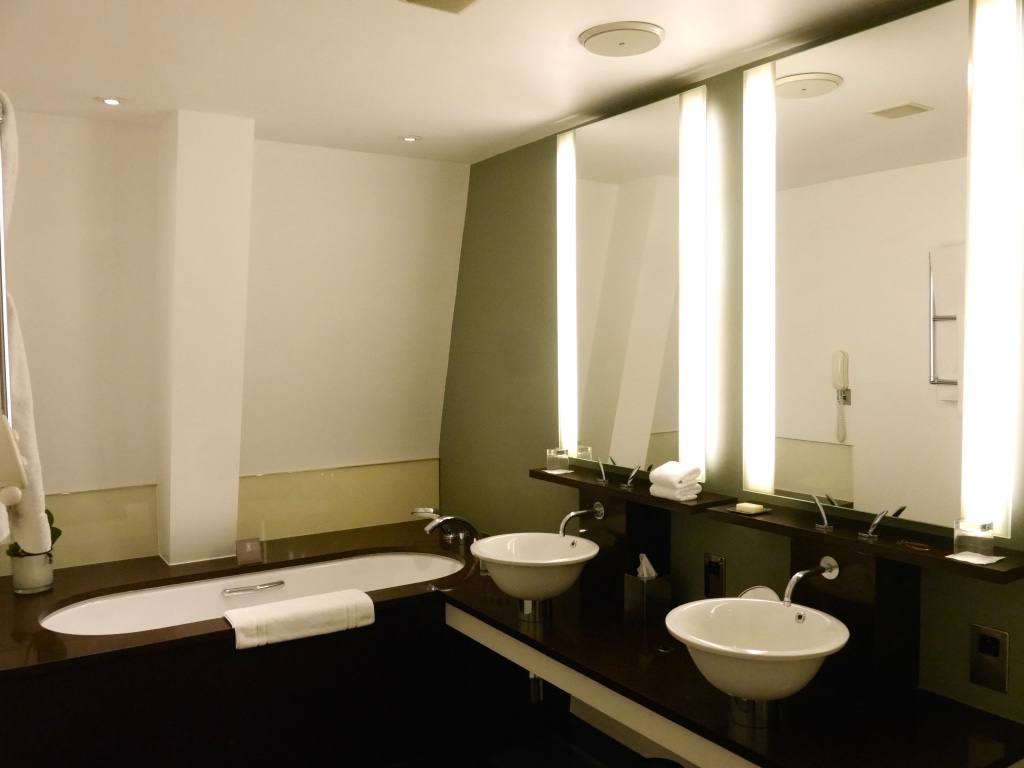 one-aldwych-hotel-london-deluxe-room-reseña