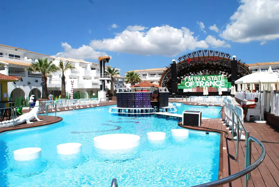 Ushuaia-Ibiza-pool2