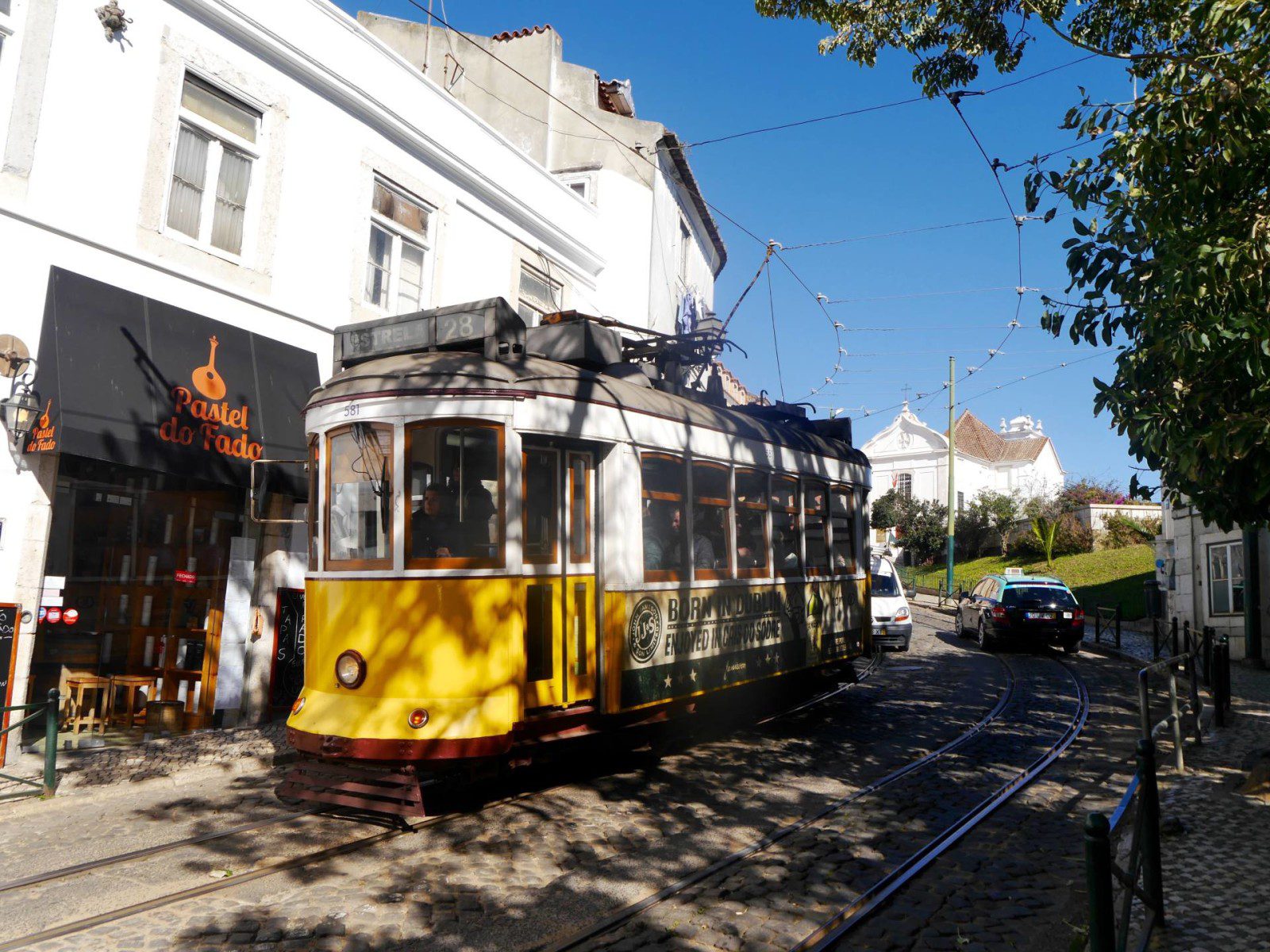 tram-28-alfama-lisboa