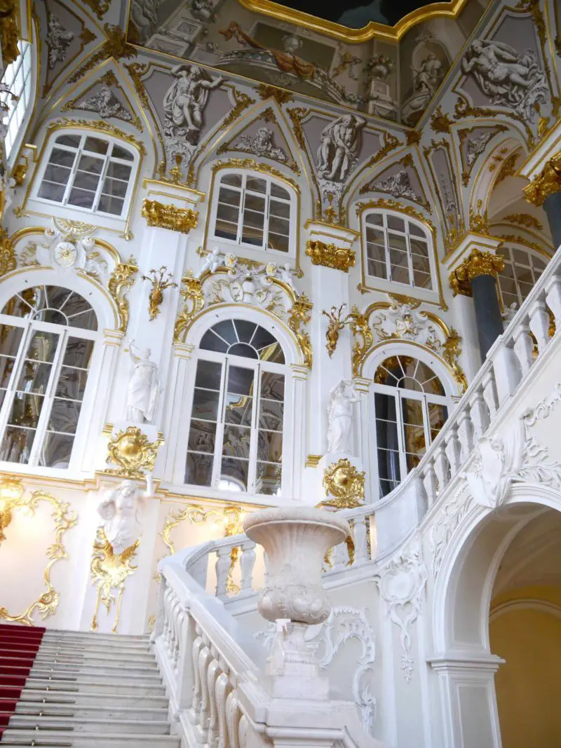 Escalera del Museo del Hermitage de San Petersburgo
