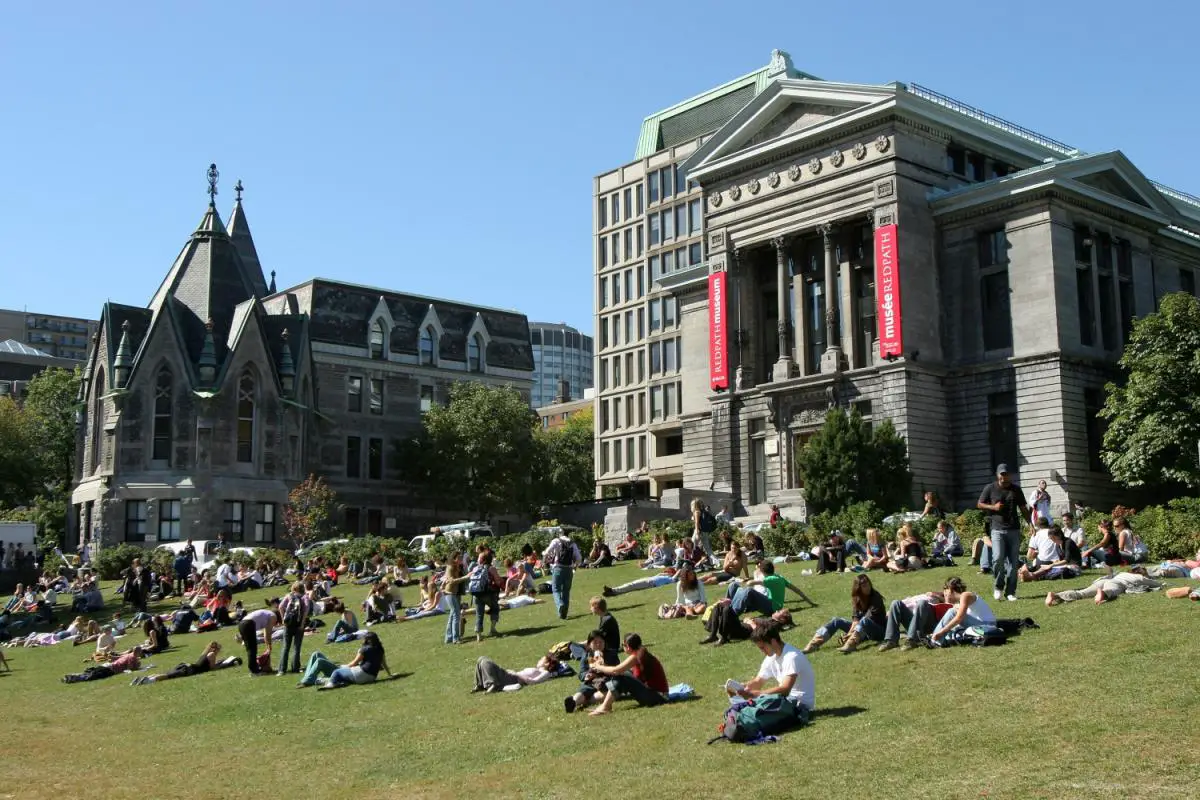 Las 7 mejores Universidades de Canadá | Red Leaf - Estudiar en Canadá
