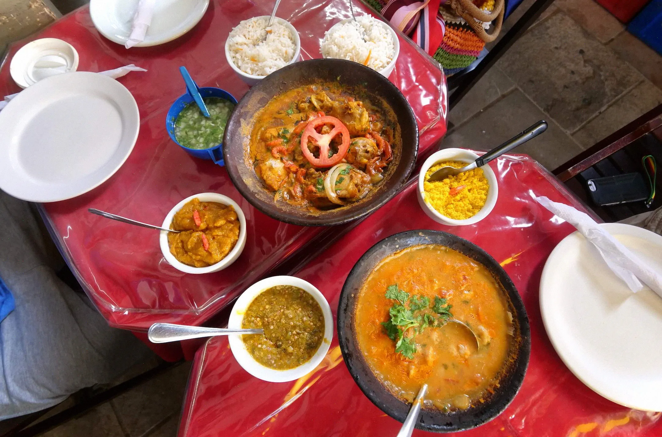 Asegúrate de comer tanta comida local salvadoreña como puedas, esta parte de Brasil está llena de deliciosos platos locales afrobrasileños.