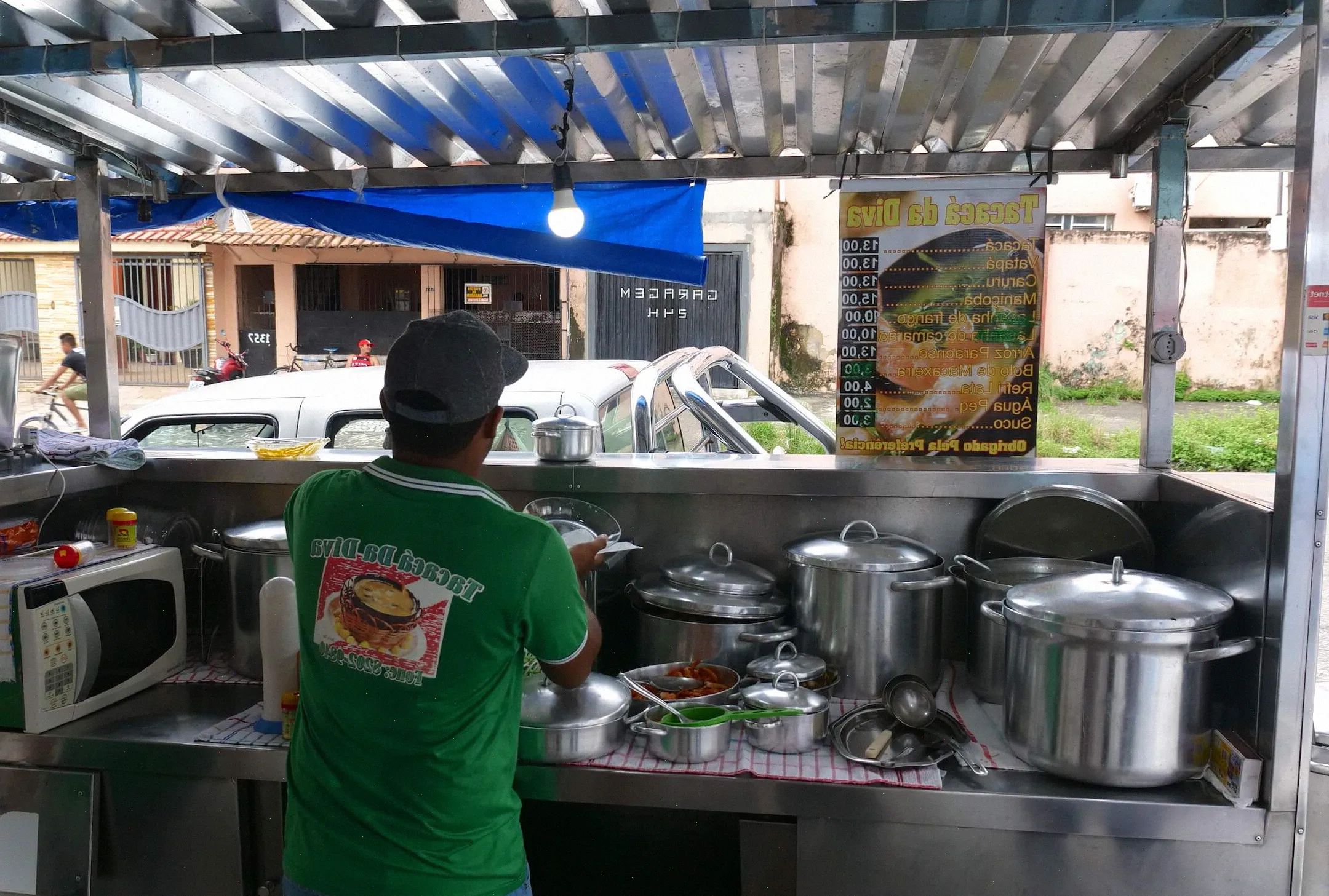 Este vagón es un lugar en el que tienes que estar, Tacacá es la comida para comer en Belém, en algún lugar al final de la tarde o temprano en la noche.