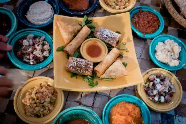 Comida y Bebida: Sabores Exquisitos sin Gastar una Fortuna